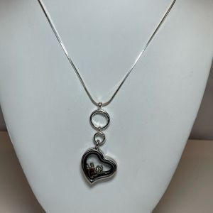 I love US heart locket necklace silver tone